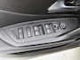 Peugeot 308 SW Allure Hybrid 145pk Automaat | Navigatie via draadloze Apple Carplay / Android auto | Rondomzichtcamera | Climate Control | Adaptieve Cruise Control | Parkeersensoren v+a | Keyless start | Bluetooth | DAB+ radio | Led koplampen | Volledig digitaal instrumentenpaneel | Donker getint glas | 17" lichtmetalen velgen |