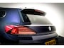 Volkswagen Scirocco 1.4 TSi Edition | Panoramadak | 19 inch LMV | Sportstoelen | Schroefset | PDC