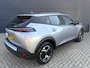 Peugeot e-2008 EV Allure Avantage 54 kWh 156pk | SoH 98% | Navigatie | Parkeercamera |