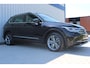 Volkswagen Tiguan 1.4 TSI eHybrid R Business+ | Incl. 12 maanden garantie | Adaptieve cruise control | Uitklapbare trekhaak | Schuif/kantel dak | Climate control | Apple carplay/Android auto | Navigatie | DAB radio | Parkeercamera |