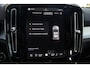 Volvo XC40 2.0 B4 Plus Dark | Apple carplay/ Android auto | Electronic climate control | 18" lichtmetalen velgen | Voorstoelen verwarmd | Stuurwiel verwarmd | Trekhaak elektrisch uitklapbaar | Verwarmde voorruit |