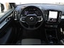 Volvo XC40 2.0 B4 Plus Dark | Apple carplay/ Android auto | Electronic climate control | 18" lichtmetalen velgen | Voorstoelen verwarmd | Stuurwiel verwarmd | Trekhaak elektrisch uitklapbaar | Verwarmde voorruit |