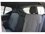 Volvo XC40 2.0 B4 Plus Dark | Apple carplay/ Android auto | Electronic climate control | 18" lichtmetalen velgen | Voorstoelen verwarmd | Stuurwiel verwarmd | Trekhaak elektrisch uitklapbaar | Verwarmde voorruit |