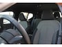 Volvo XC40 2.0 B4 Plus Dark | Apple carplay/ Android auto | Electronic climate control | 18" lichtmetalen velgen | Voorstoelen verwarmd | Stuurwiel verwarmd | Trekhaak elektrisch uitklapbaar | Verwarmde voorruit |