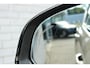 Volvo XC40 2.0 B4 Plus Dark | Apple carplay/ Android auto | Electronic climate control | 18" lichtmetalen velgen | Voorstoelen verwarmd | Stuurwiel verwarmd | Trekhaak elektrisch uitklapbaar | Verwarmde voorruit |