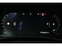 Volvo XC40 2.0 B4 Plus Dark | Apple carplay/ Android auto | Electronic climate control | 18" lichtmetalen velgen | Voorstoelen verwarmd | Stuurwiel verwarmd | Trekhaak elektrisch uitklapbaar | Verwarmde voorruit |