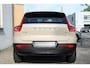 Volvo XC40 2.0 B4 Plus Dark | Apple carplay/ Android auto | Electronic climate control | 18" lichtmetalen velgen | Voorstoelen verwarmd | Stuurwiel verwarmd | Trekhaak elektrisch uitklapbaar | Verwarmde voorruit |