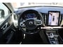 Volvo XC60 2.0 T6 Plug-in hybrid AWD Plus Dark | Lichtmetalen Velgen 19" | Allseason Banden | Trekhaak Elektrisch Uitklapbaar | Elektrisch Glazen Panorama-Dak | 360 Rondomzicht Camera | head-up Display | Stoelen Voor / Achter + Stuurwiel Verwarmend | Pilot Assist