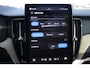 Volvo XC60 2.0 T6 Plug-in hybrid AWD Plus Dark | Lichtmetalen Velgen 19" | Allseason Banden | Trekhaak Elektrisch Uitklapbaar | Elektrisch Glazen Panorama-Dak | 360 Rondomzicht Camera | head-up Display | Stoelen Voor / Achter + Stuurwiel Verwarmend | Pilot Assist