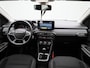 Dacia Jogger 1.0 TCe 110Pk Extreme 7p. | Navigatie | Climate Control | Cruise Control | Trekhaak | Apple Carplay/Android Auto | Parkeersensoren Voor & Achter met Camera | Blind Spot Warning | Privacy Glass | Lichtmetalen Velgen | Keyless Start & Go | Stoelverwarming |