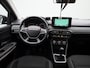 Dacia Jogger 1.0 TCe 110Pk Extreme 7p. | Navigatie | Climate Control | Cruise Control | Trekhaak | Apple Carplay/Android Auto | Parkeersensoren Voor & Achter met Camera | Blind Spot Warning | Privacy Glass | Lichtmetalen Velgen | Keyless Start & Go | Stoelverwarming |