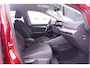 Volkswagen Golf 1.5 eTSI Life Navi Apple Carplay wegklapbare-Trekhaak Achteruitrijcamera private glas 3-Zone Clima stoel/stuurverwarming ACC PDC