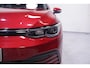 Volkswagen Golf 1.5 eTSI Life Navi Apple Carplay wegklapbare-Trekhaak Achteruitrijcamera private glas 3-Zone Clima stoel/stuurverwarming ACC PDC
