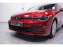 Volkswagen Golf 1.5 eTSI Life Navi Apple Carplay wegklapbare-Trekhaak Achteruitrijcamera private glas 3-Zone Clima stoel/stuurverwarming ACC PDC