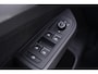 Volkswagen Golf 1.5 eTSI Life Navi Apple Carplay wegklapbare-Trekhaak Achteruitrijcamera private glas 3-Zone Clima stoel/stuurverwarming ACC PDC