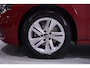 Volkswagen Golf 1.5 eTSI Life Navi Apple Carplay wegklapbare-Trekhaak Achteruitrijcamera private glas 3-Zone Clima stoel/stuurverwarming ACC PDC