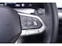Volkswagen Golf 1.5 eTSI Life Navi Apple Carplay wegklapbare-Trekhaak Achteruitrijcamera private glas 3-Zone Clima stoel/stuurverwarming ACC PDC