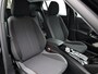 Peugeot e-2008 EV Active 50 kWh | Apple Carplay/Android Auto | Pack Safety Plus | DAB ontvanger | Keyless start | Stuurwiel multifunctioneel | Bluetooth telefoonvoorbereiding |
