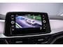 Volkswagen T-Roc Life Edition 1.5 TSI 150pk DSG Automaat Adaptive cruise control, Achteruitrijcamera, LED koplampen, App connect, Parkeersensoren, Airco, DAB, Radio