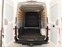 Volkswagen Crafter 35 2.0 TDI L3H3 Highline EURO VI 140 pk Automaat | Navigatie | Trekhaak | Parkeersensoren | Achteruitrijcamera | Cruise control |