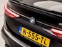 BMW 2-Serie 218 M Sport Automaat (M PAKKET, KUIPSTOELEN, 1e EIGENAAR, APPLE CARPLAY, GROOT NAVI, GETINT GLAS, ALCANTARA, SFEERVERLICHTING, NIEUWSTAAT)
