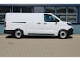 Peugeot Expert Standaard - Elektrisch | 16" stalen velgen | 3 regeneratieve rem modi via paddles achter stuurwiel | 5" zwart/wit Touchscreen FM/DAB+-Radio met Bluetooth, USB-A aansluiting