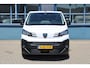Peugeot Expert Standaard - Elektrisch | 16" stalen velgen | 3 regeneratieve rem modi via paddles achter stuurwiel | 5" zwart/wit Touchscreen FM/DAB+-Radio met Bluetooth, USB-A aansluiting