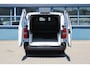 Peugeot Expert Standaard - Elektrisch | 16" stalen velgen | 3 regeneratieve rem modi via paddles achter stuurwiel | 5" zwart/wit Touchscreen FM/DAB+-Radio met Bluetooth, USB-A aansluiting