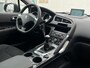 Peugeot 3008 120 VTi Style | Panoramadak | Trekhaak | Achteruitrijcamera | Climate Control | Cruise Control | Navigatie | Bluetooth |