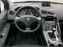 Peugeot 3008 120 VTi Style | Panoramadak | Trekhaak | Achteruitrijcamera | Climate Control | Cruise Control | Navigatie | Bluetooth |