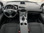 Peugeot 3008 120 VTi Style | Panoramadak | Trekhaak | Achteruitrijcamera | Climate Control | Cruise Control | Navigatie | Bluetooth |