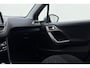 Peugeot 2008 1.2 PureTech Style | Cruise control | Climate control | Panoramadak | Navigatie | Lichtmetalen velgen 16'' | Multifunctioneel stuurwiel |
