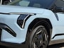 Kia EV3 GT-PlusLine 81.4 kWh | 560 km WLTP-actieradius | Elektrisch verstelbare stoelen incl. geheugenfunctie | Dodehoekcamera | 360 camera | Harman/Kardon geluidsinstallatie | Stoelverwarming- en koeling | Draadloos Apple/Android Carplay | Glazen schuif-/kanteldak | Elektrisch bedienbare achterklep