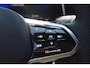 Volkswagen T-Roc 1.0 TSI R-Line 12-2022 | Navigatie | Camera | Massagestoel | 12 mnd BOVAG garantie | Whatsapp 06-53188999
