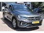 Volkswagen T-Roc 1.0 TSI R-Line 12-2022 | Navigatie | Camera | Massagestoel | 12 mnd BOVAG garantie | Whatsapp 06-53188999