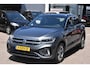 Volkswagen T-Roc 1.0 TSI R-Line 12-2022 | Navigatie | Camera | Massagestoel | 12 mnd BOVAG garantie | Whatsapp 06-53188999