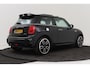 MINI Cooper 3-Deurs 1.5 Chili | JCW Pakket | Panoramadak | CarPlay | Union Jack Lampen | Climate Control | Sportstoelen | Navi |