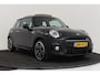 MINI Cooper 3-Deurs 1.5 Chili | JCW Pakket | Panoramadak | CarPlay | Union Jack Lampen | Climate Control | Sportstoelen | Navi |
