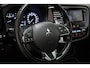 Mitsubishi Outlander 2.0 Instyle | 7 Persoons | SCHUIFDAK | STUURVERWARMING | DAB | CAMERA | TREKHAAK | 18"