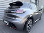 Peugeot 208 1.2 GT Automaat | Panoramadak | Parkeersensoren | Achteruitrijcamera | Navigatiesysteem | Sportstoelen | Apple carplay | Metallic lak | 17" velgen |