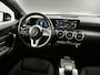 Mercedes-Benz A-klasse 180 Luxury Line | Trekhaak | Stoelverwarming | Navigatie | Climate Control |