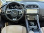 Jaguar F-Pace 2.0 Portfolio AWD 25t | Pano, Leder, Navi, Stoel+Stuurverw., Trekh., Carplay/Android | NAP | Dealeronderhouden |