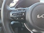 Kia Stonic 1.0 T-GDi MHEV DynamicLine | Cruise Control Adaptief | Achteruitrijcamera | Apple Carplay& Android Auto | LM Velgen | rijstrooksensor met correctie | Fabrieksgarantie t/m 15-02-2031 | Alseason Banden |
