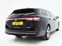 Volkswagen Passat Variant 1.5 eHybrid Elegance | 5 Jaar Garantie | Panoramadak | Leder | Trekhaak | Harman/Kardon | HUD | 360 | Sfeerlicht | Keyless