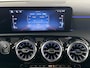 Mercedes-Benz A-klasse 180 Business Solution AMG | Panoramadak | Widescreen | Sfeerverlichting | Achteruitrijcamera | Stoelverwarming |