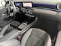 Mercedes-Benz A-klasse 180 Business Solution AMG | Panoramadak | Widescreen | Sfeerverlichting | Achteruitrijcamera | Stoelverwarming |