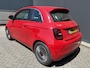 Fiat 500 RED 24 kWh Achteruitrijcamera - Apple carplay - Navigatie - Parkeersensor achter - Draadloze telefoonoplader - Airco - Bluetooth - Cruise control - Keyless start - Radio - Stuur multifunctioneel - Elektrische ramen - Led verlichting - Licht metalen velgen 16 inch