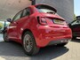 Fiat 500 RED 24 kWh Achteruitrijcamera - Apple carplay - Navigatie - Parkeersensor achter - Draadloze telefoonoplader - Airco - Bluetooth - Cruise control - Keyless start - Radio - Stuur multifunctioneel - Elektrische ramen - Led verlichting - Licht metalen velgen 16 inch