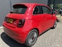 Fiat 500 RED 24 kWh Achteruitrijcamera - Apple carplay - Navigatie - Parkeersensor achter - Draadloze telefoonoplader - Airco - Bluetooth - Cruise control - Keyless start - Radio - Stuur multifunctioneel - Elektrische ramen - Led verlichting - Licht metalen velgen 16 inch