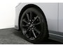 Mazda 3 2.0 e-SkyActiv-X M Hybrid 180 Luxury / Orig. Nederlands / Elektr. verstelbare voorstoel met memory / BOSE Audio / Apple Carplay - Android Auto / HUD / Stoelverwarming / Achteruitrijcamera / Cruise control / Dodehoekdetectie / Black Optic / 18'' LMV / Navigatie